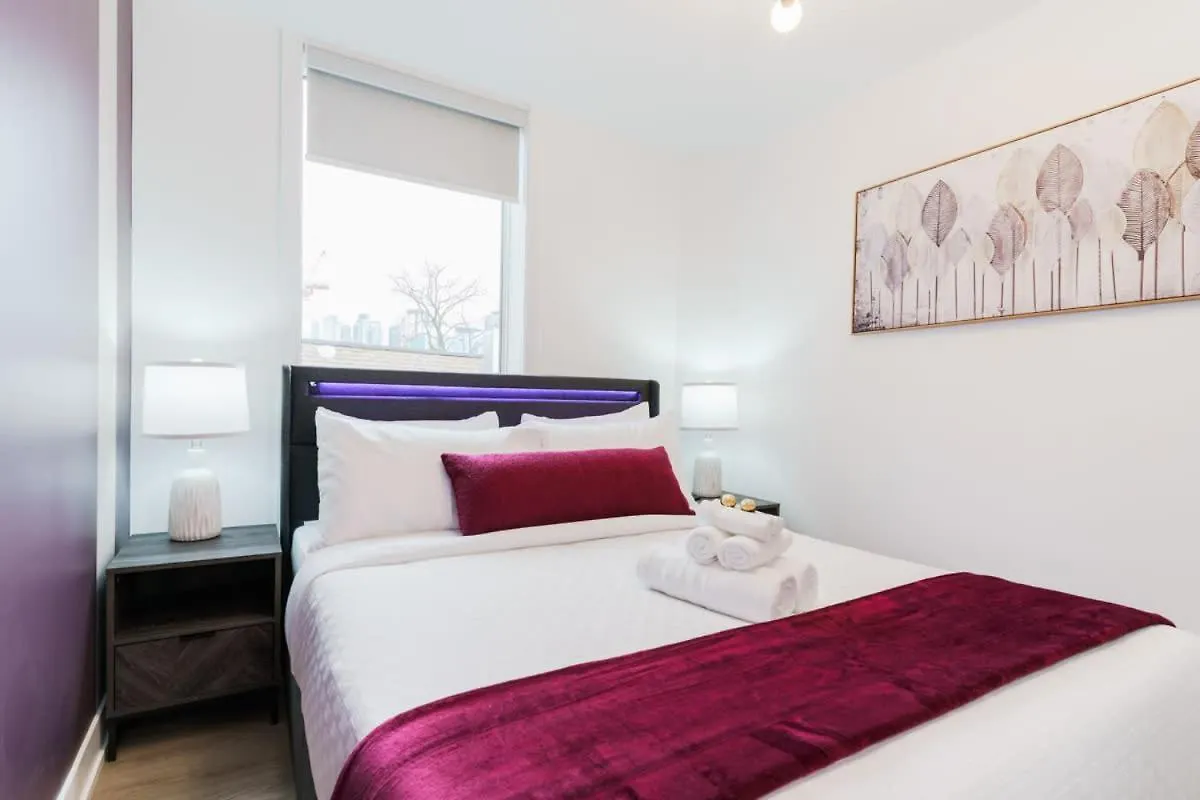 Modern Suite 3 Min To Transit Downtown Toronto