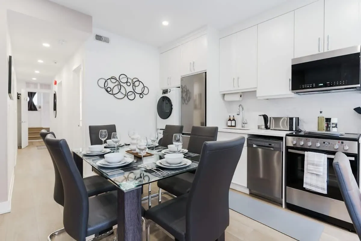 Modern Suite 3 Min To Transit Downtown Toronto 0*,  Canada